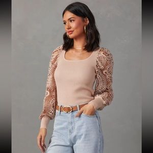 Vici SOPHIA CROCHET SLEEVE SWEATER TOP - BEIGE